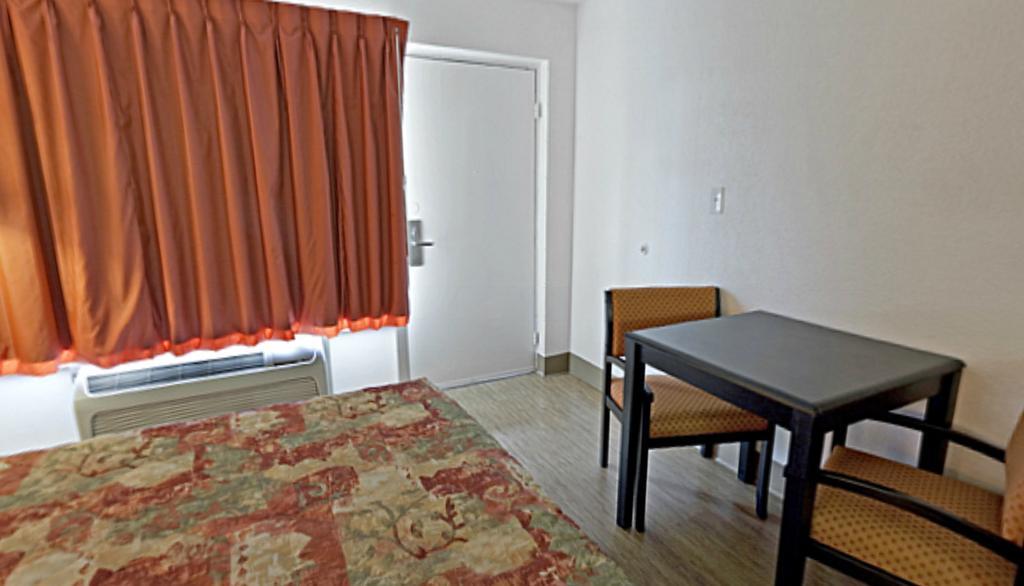 Econo Lodge Metropolis Pokój zdjęcie